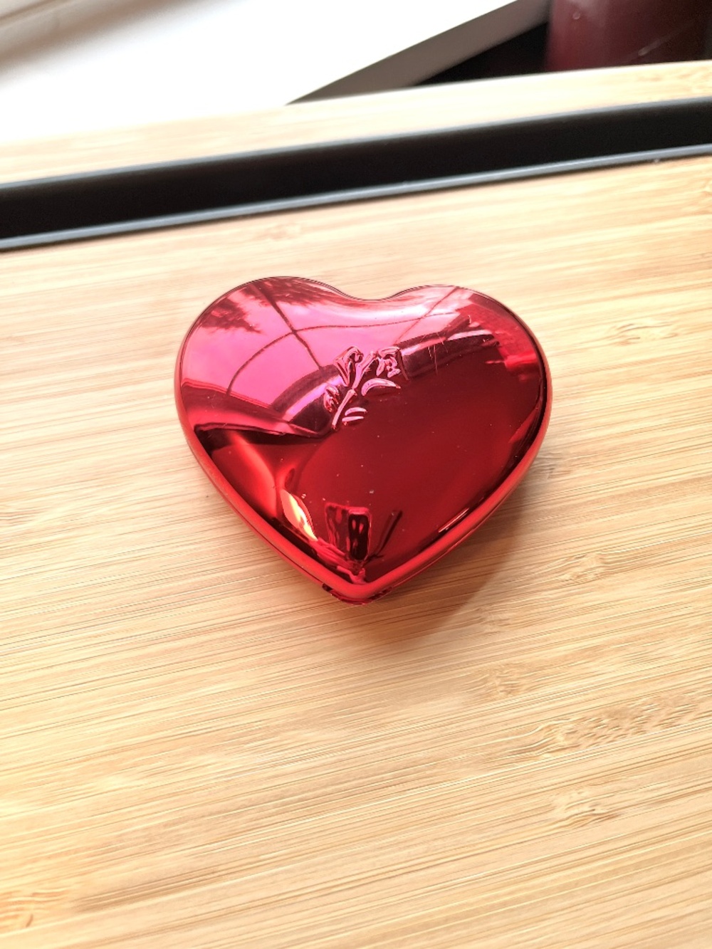 Lancome Limited Edition Shiny Hot Pink Heart Double Mirror Compact - Picture 5 of 11